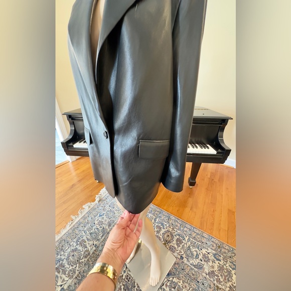 NWT RARE Authentic Streetwear Edgy Tailored Alice + Olivia Faux Leather Jacket - Picture 11 of 13